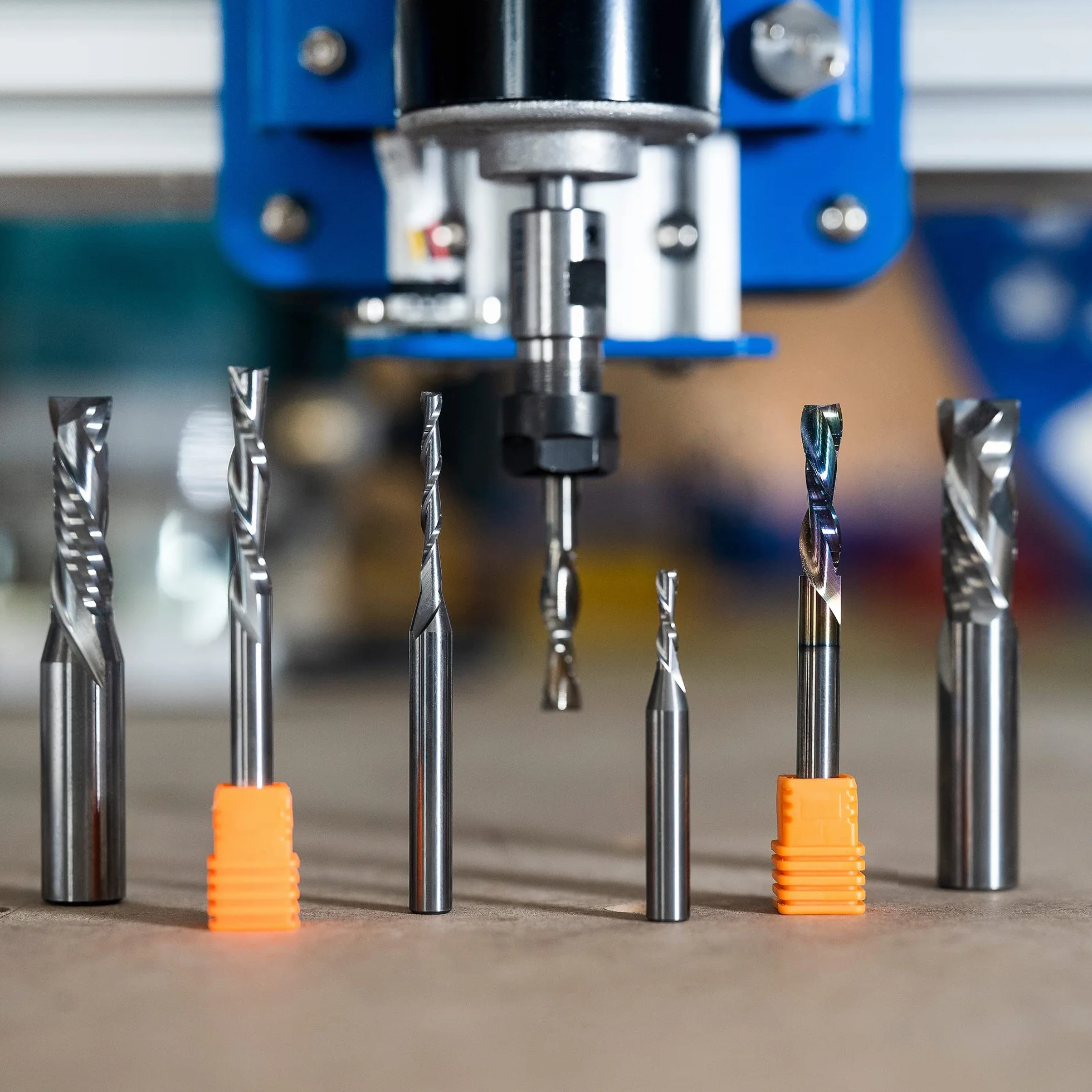 SpeTool Frez spiralny do routera z UpCut 4 mm średnica cięcia 4 mm trzpień 22 mm długość cięcia HRC55 węglik spiekany CNC do rzeźbienia w drewnie