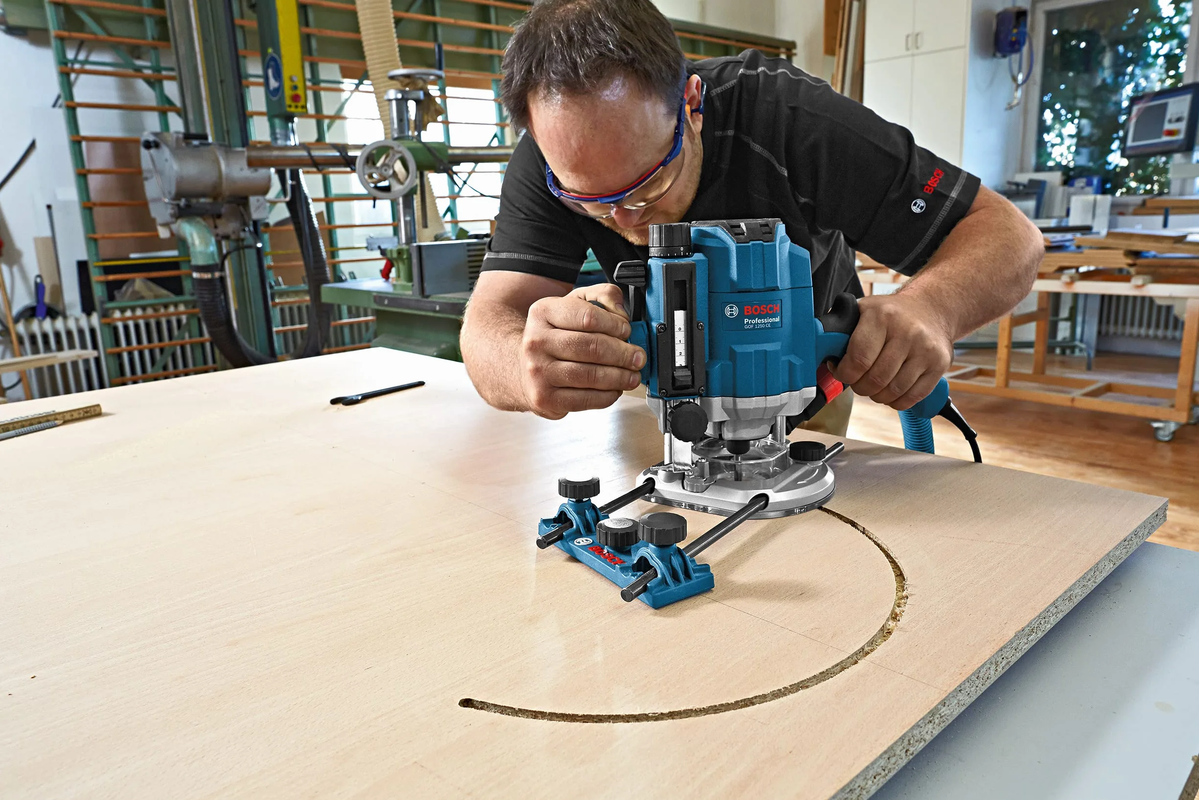 Bosch 15x Zestaw różnych frezów Pro, 15 szt. (do Miękkie drewno, Ø 13-35 mm, Professional Akcesoria Frez ręczny, Frez krawędziowy)